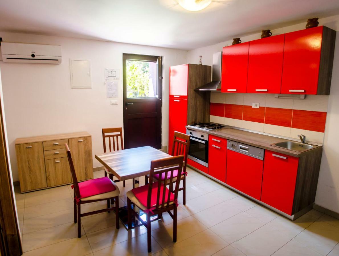 Apartments & Room Toni Valun Luaran gambar