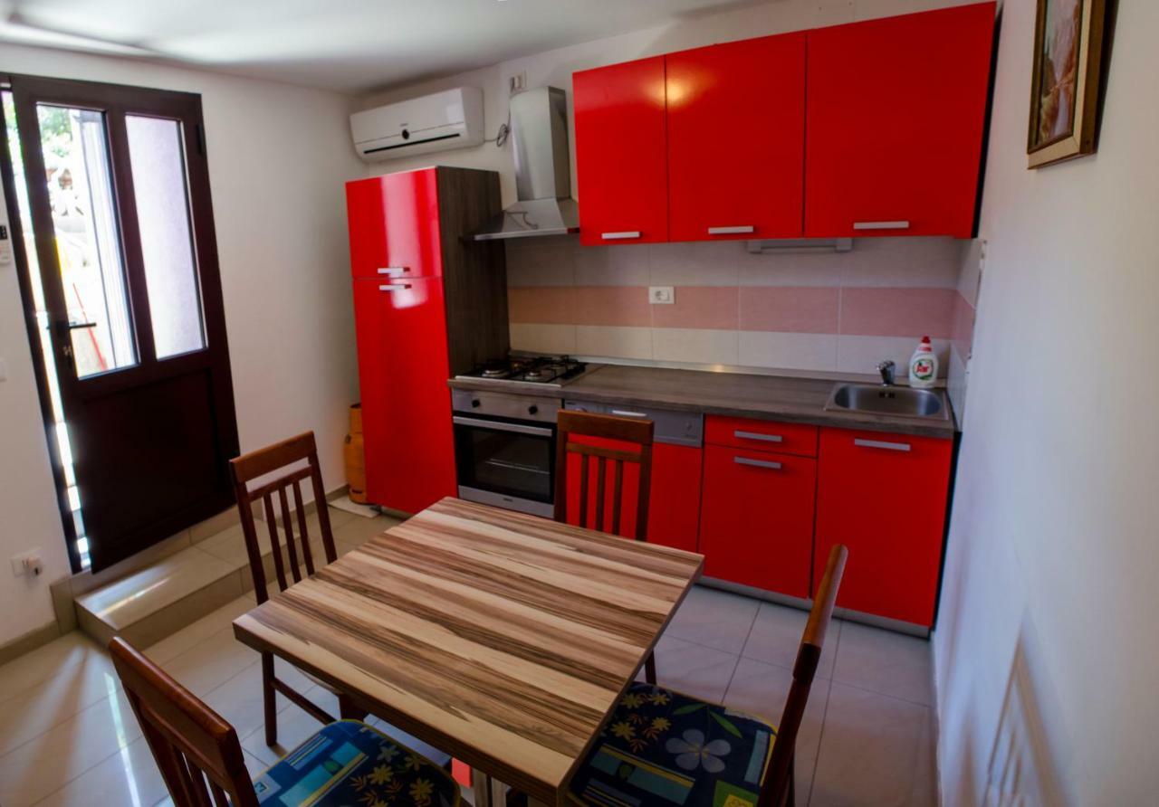 Apartments & Room Toni Valun Luaran gambar