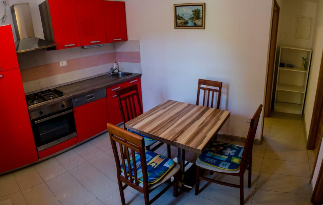 Apartments & Room Toni Valun Luaran gambar