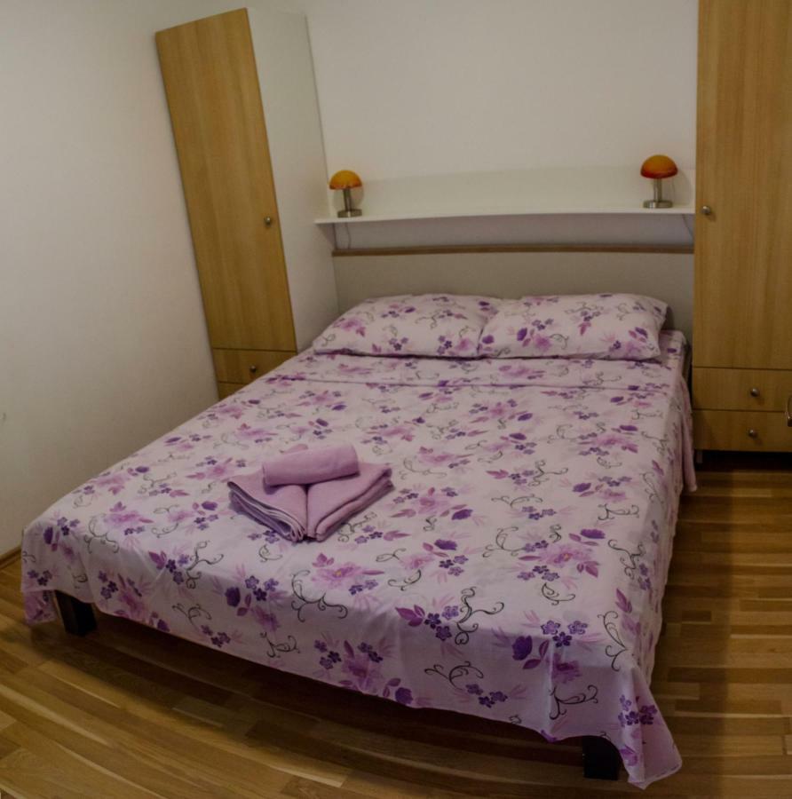 Apartments & Room Toni Valun Luaran gambar