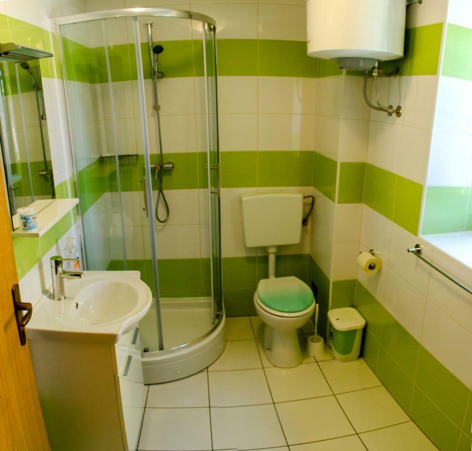 Apartments & Room Toni Valun Luaran gambar