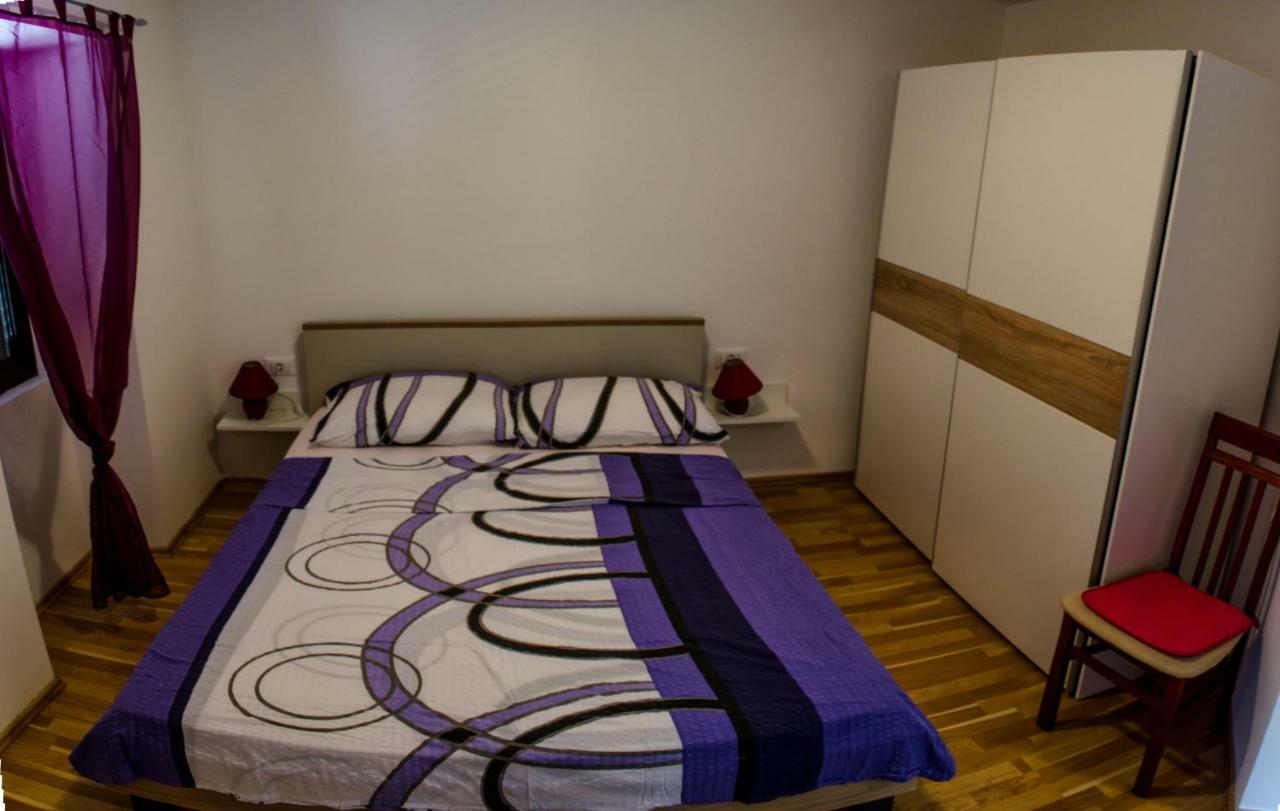 Apartments & Room Toni Valun Luaran gambar