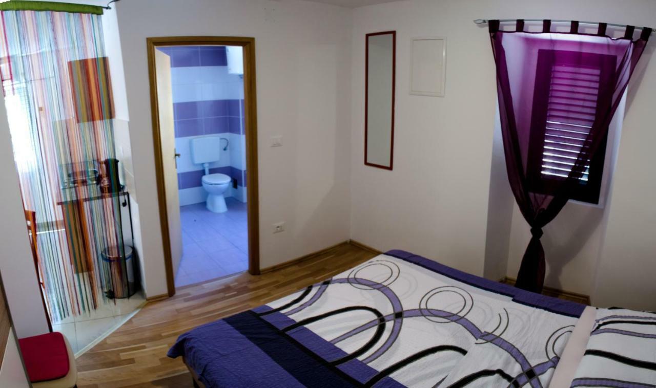 Apartments & Room Toni Valun Luaran gambar