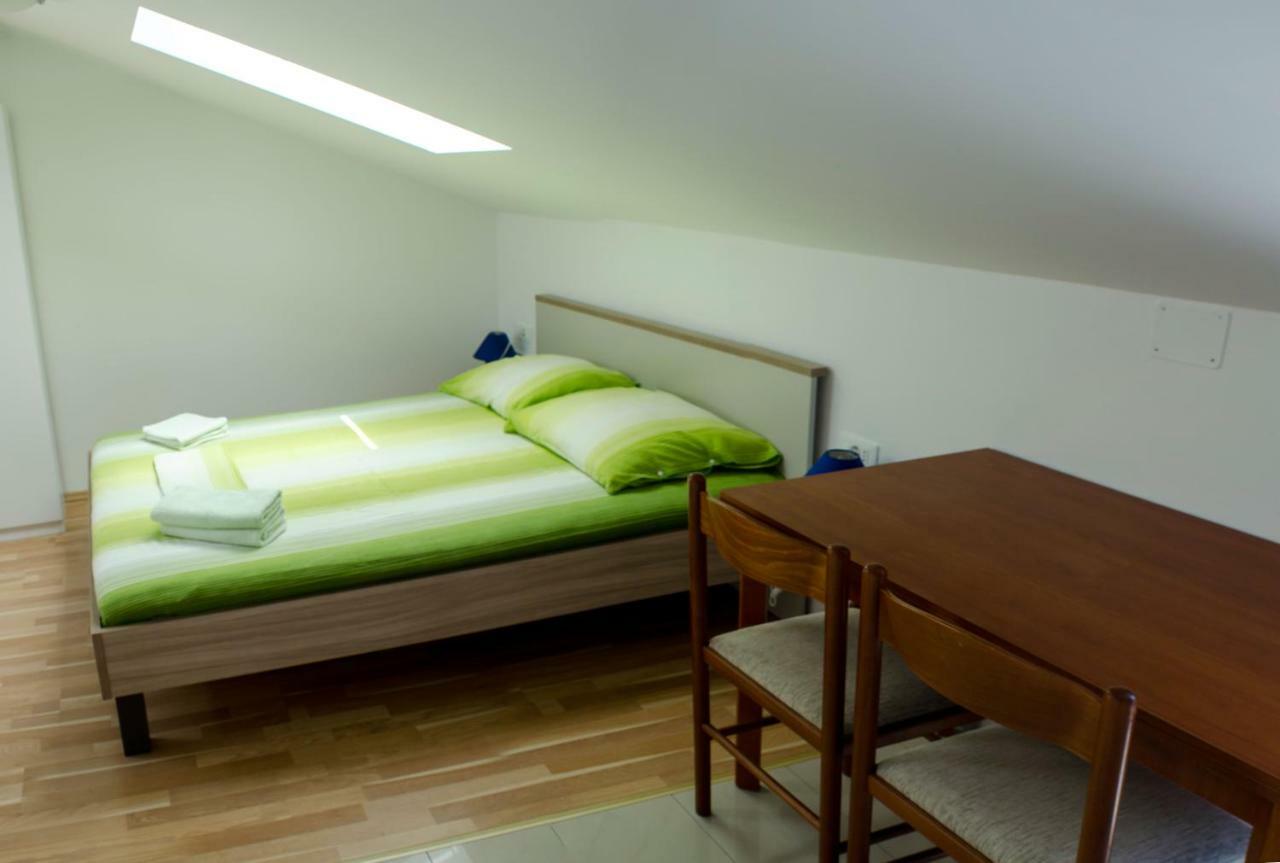 Apartments & Room Toni Valun Luaran gambar